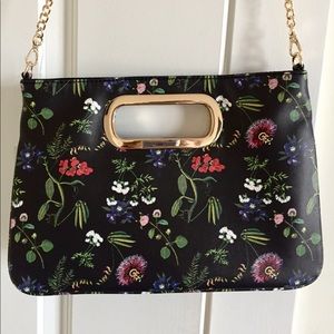 Market & Spruce Moral Clutch